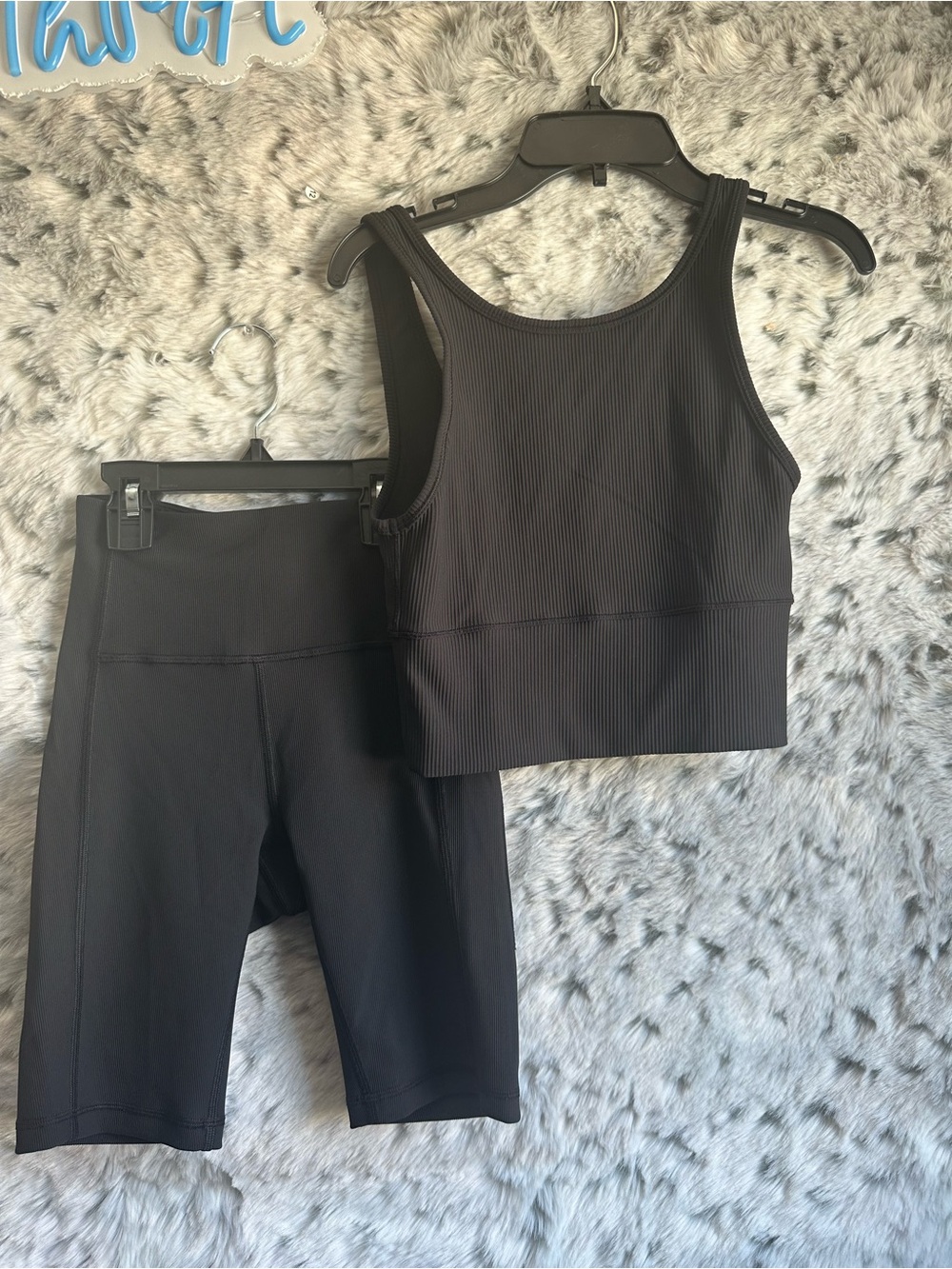 353. Lululemon 2pc set black sz 2